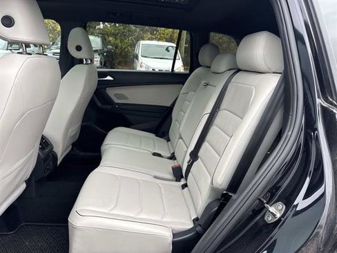 Used 2020 Volkswagen Tiguan SEL Premium R-Line image 8