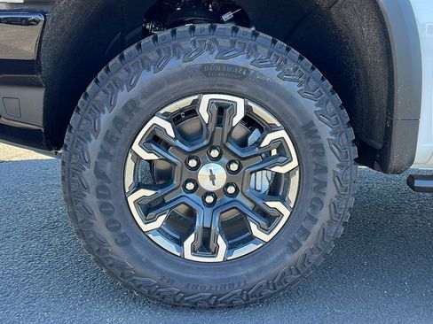 New 2026 Chevrolet Silverado 1500 ZR2 image 13