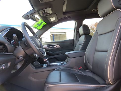 Certified 2023 Chevrolet Traverse Premier w/ Redline Edition image 20