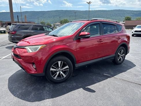 Used 2017 Toyota RAV4 XLE AWD/4WD image 8