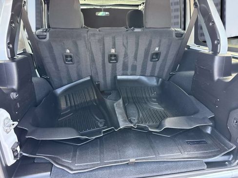 Used 2021 Jeep Wrangler Unlimited Sport AWD/4WD image 11