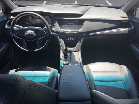 Used 2020 Cadillac XT5 Premium Luxury w/ LPO, Illumination Package FWD image 13