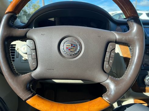 Used 2009 Cadillac DTS w/ Platinum Edition image 10