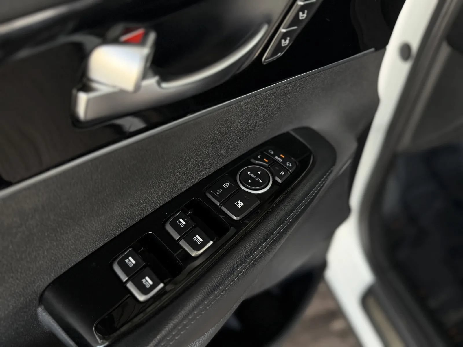 Used 2019 Kia Sorento SX w/ SX Touring Package AWD/4WD image 27
