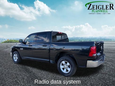 Used 2017 RAM 1500 ST w/ SXT Appearance Group image 4