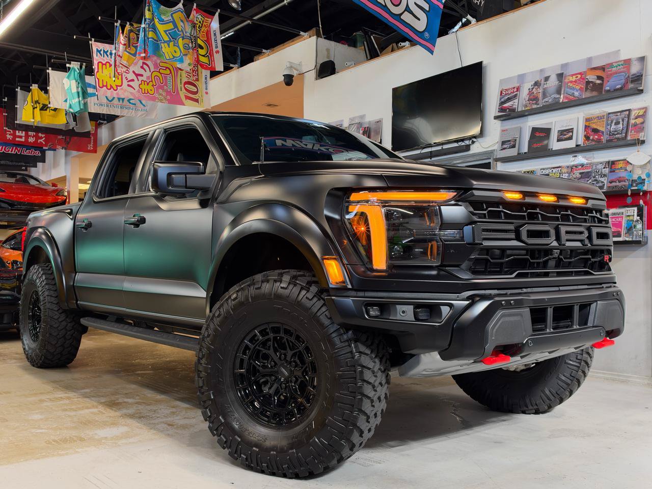 Used 2025 Ford F150 Raptor w/ Equipment Group 803A Raptor R AWD/4WD image 1
