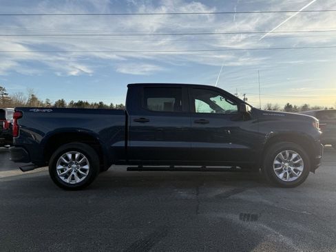 Used 2020 Chevrolet Silverado 1500 Custom w/ Custom Value Package image 4