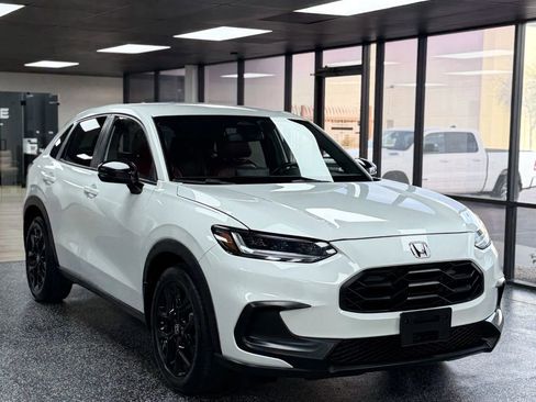 Used 2023 Honda HR-V Sport image 4