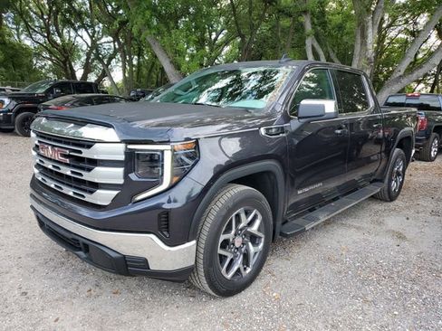 Used 2023 GMC Sierra 1500 SLE image 2