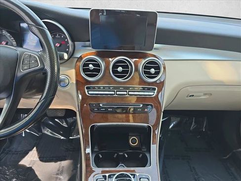 Used 2016 Mercedes-Benz GLC 300 4MATIC image 21