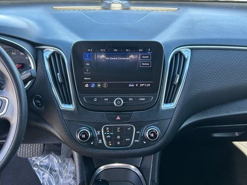 Used 2019 Chevrolet Malibu LT FWD image 14