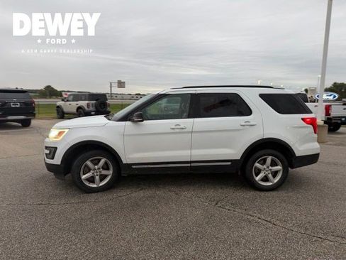 Used 2016 Ford Explorer XLT w/ Equipment Group 202A AWD/4WD image 8