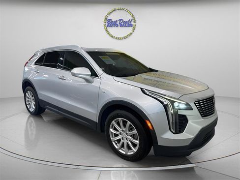Used 2020 Cadillac XT4 Luxury w/ Cold Weather Package AWD/4WD image 7