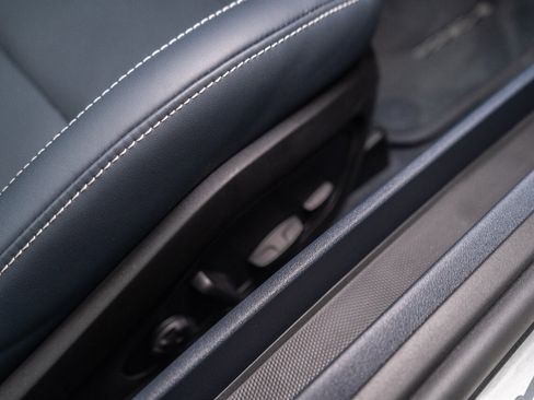 Used 2025 Porsche 911 Carrera w/ Premium Package image 48