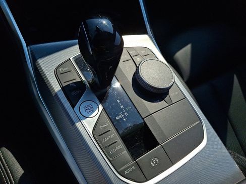 Used 2022 BMW 330i xDrive Sedan w/ M Sport Package image 21