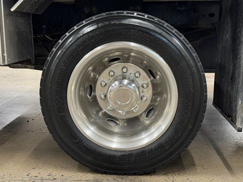 Used 2022 RAM 4500 Tradesman w/ Chrome Appearance Group AWD/4WD image 9