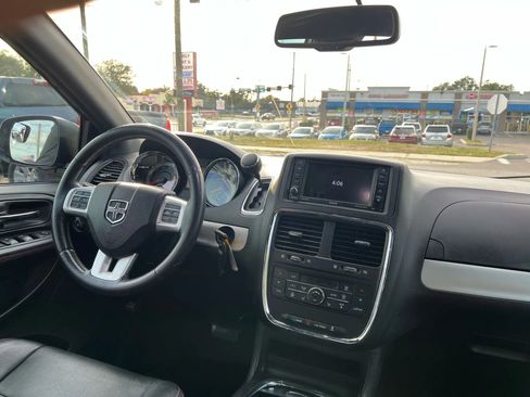 Used 2017 Dodge Grand Caravan GT image 12