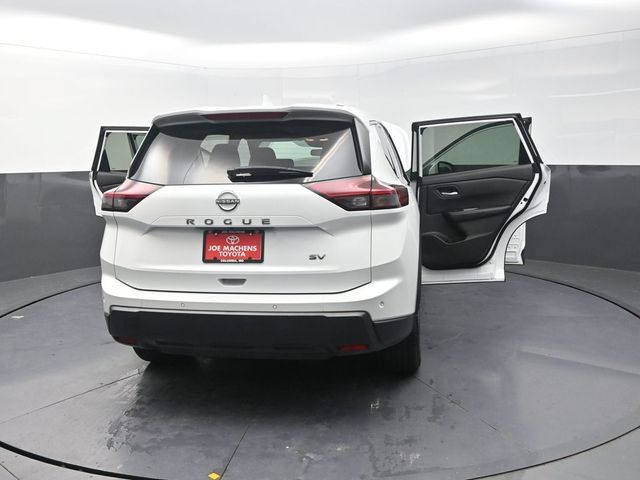Used 2024 Nissan Rogue SV FWD image 44