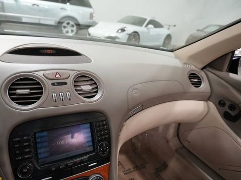 Used 2008 Mercedes-Benz SL 550 image 19