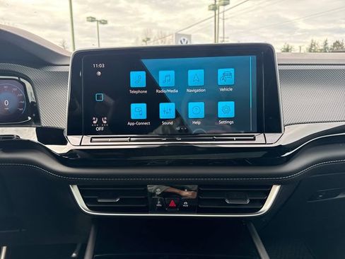 New 2026 Volkswagen Atlas Cross Sport SEL Premium R-Line image 23