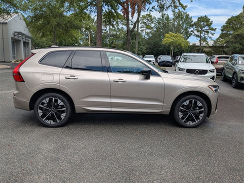 New 2026 Volvo XC60 B5 Plus w/ Climate Package image 3