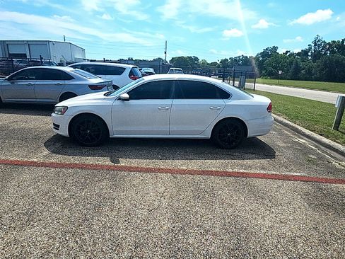 Used 2012 Volkswagen Passat 2.5 SE FWD image 3
