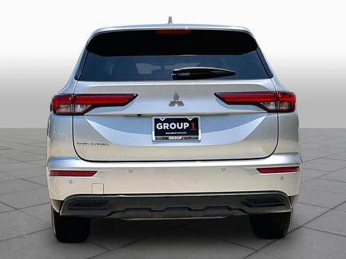 Used 2023 Mitsubishi Outlander ES FWD image 8