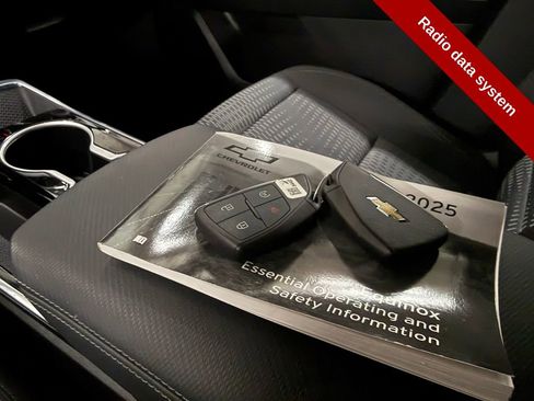 Used 2025 Chevrolet Equinox LT w/ Safety and Technology Package image 33