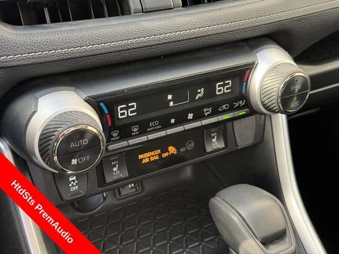 Used 2019 Toyota RAV4 XLE w/ Convenience Package FWD image 28