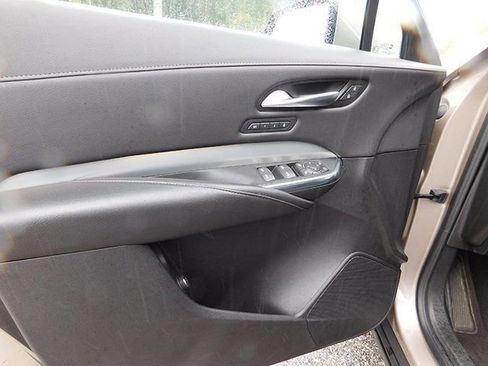 Used 2023 Cadillac XT4 Premium Luxury image 15