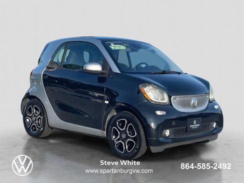 Used 2016 smart fortwo Prime RWD image 1
