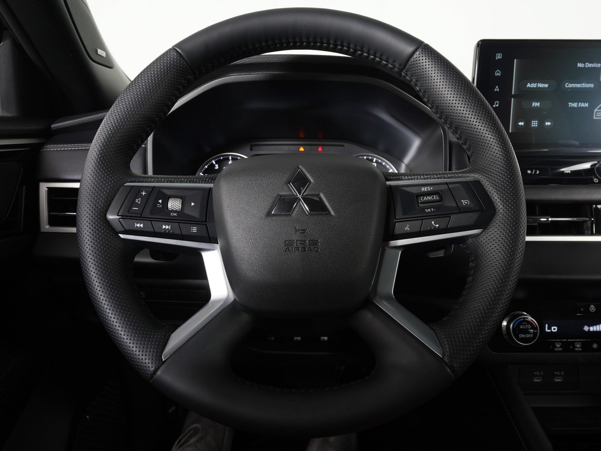 Used 2026 Mitsubishi Outlander LE AWD/4WD image 16
