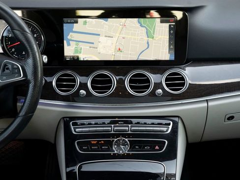 Used 2017 Mercedes-Benz E 300 image 24
