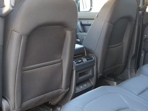 Used 2025 Land Rover Defender 110 S image 18