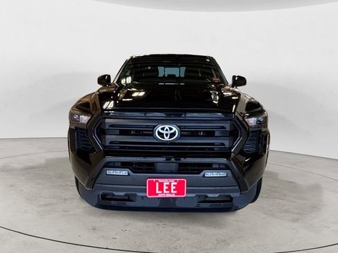 Used 2024 Toyota Tacoma SR5 AWD/4WD image 9