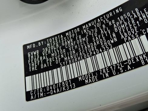 Used 2016 Toyota Corolla LE FWD image 26