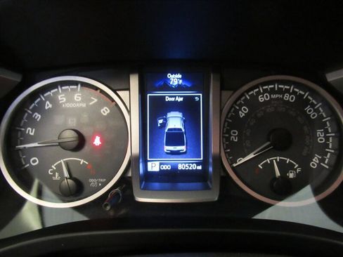 Used 2016 Toyota Tacoma SR5 image 17