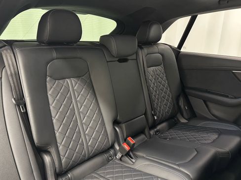 Used 2024 Audi SQ8 Prestige image 21