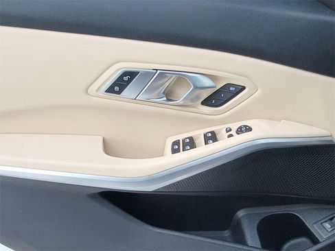 Used 2019 BMW 330i xDrive Sedan w/ Premium Package image 29