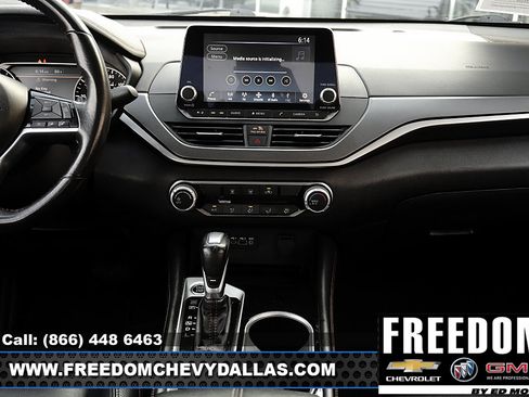 Used 2024 Nissan Altima 2.5 SR FWD image 19