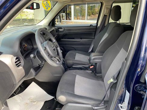 Used 2016 Jeep Patriot Sport w/ Power Value Group AWD/4WD image 9