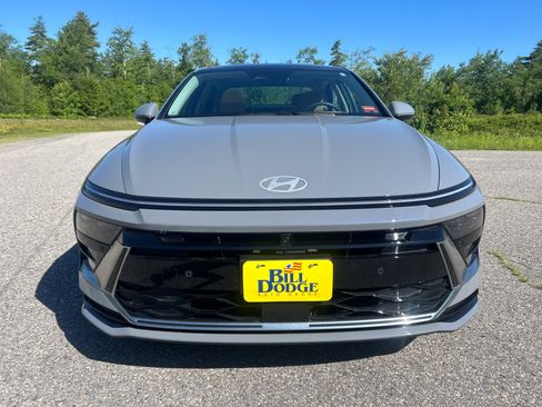 Used 2024 Hyundai Sonata Limited FWD image 2