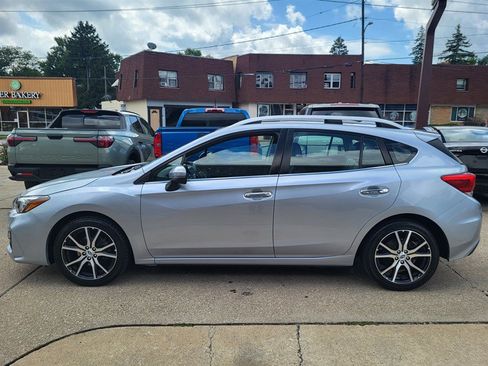 Used 2017 Subaru Impreza 2.0i Limited w/ Moonroof/BSD & Rcta/Eyesight AWD/4WD image 4