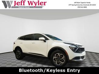 Used 2023 Kia Sportage LX image 1