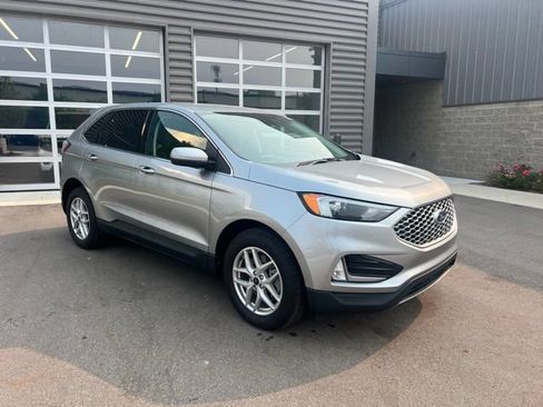 Used 2024 Ford Edge SEL w/ Convenience Package AWD/4WD image 3