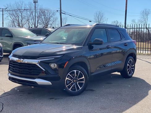 Used 2026 Chevrolet TrailBlazer LT w/ Convenience Package image 2