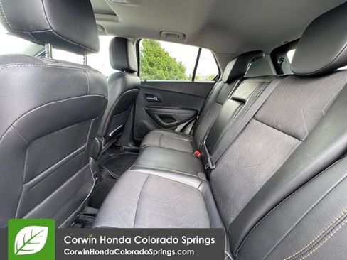 Used 2019 Chevrolet Trax LT w/ Sun & Sound Package AWD/4WD image 27