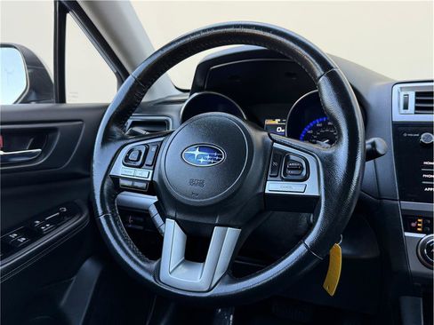 Used 2015 Subaru Legacy 2.5i Premium AWD/4WD image 9