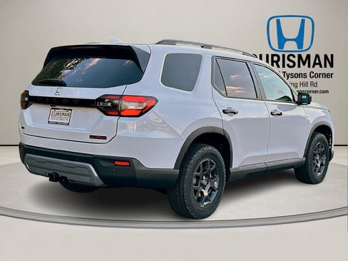 New 2025 Honda Pilot TrailSport image 3