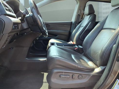 Used 2023 Honda Odyssey EX-L image 17